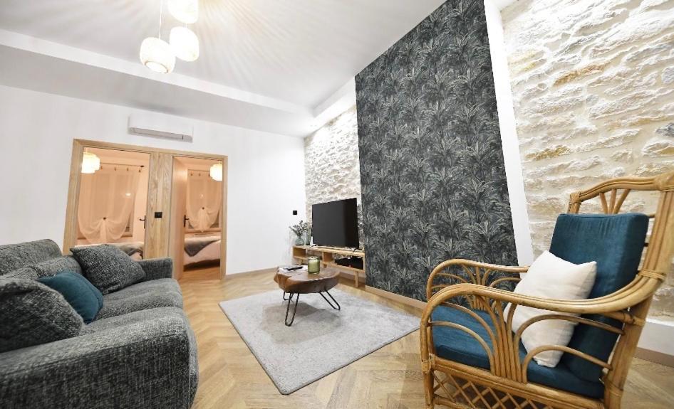 Carnot Place Bourgoin-Jallieu Εξωτερικό φωτογραφία